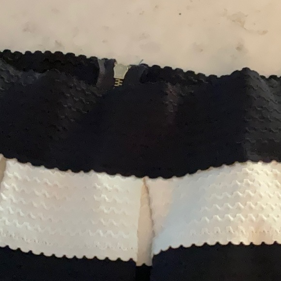 Ginger G Juniors Large black and white mini skirt- so cute! - Picture 2 of 4
